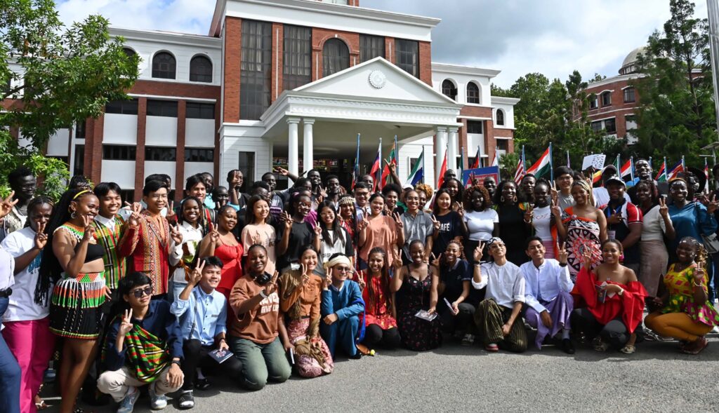 GlobalVillage #GraphicEra #InternationalAffairs #StudyAbroad #CulturalExchange #ग्लोबल_विलेज