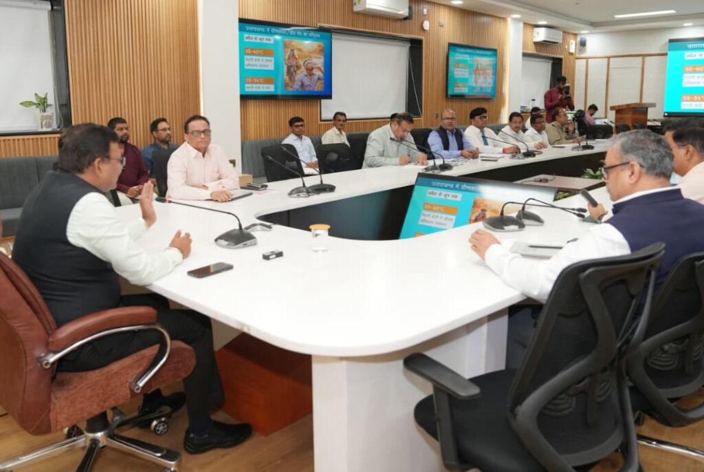 Dehradun News, Uttarakhand Heatwave Guidelines 2026, Water Bell in Schools, Chief Secretary Anand Vardhan, Heatwave Action Plan Uttarakhand, Drinking Water Crisis, Uttarakhand School Timing Change, स्वास्थ्य विभाग उत्तराखंड, जल संकट देहरादून